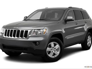 2012 Jeep Grand Cherokee 4-door Laredo  Sport Utility Front angle medium view photo
